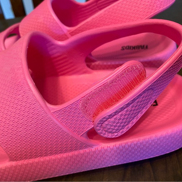 Fabkids Pink Casual Sandals for Summer women’s size 12.5.  NWOT - Picture 10 of 10